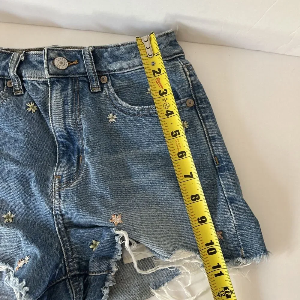American Eagle Mom Denim Shorts Floral Embroidered Cut Off High Rise Size 00